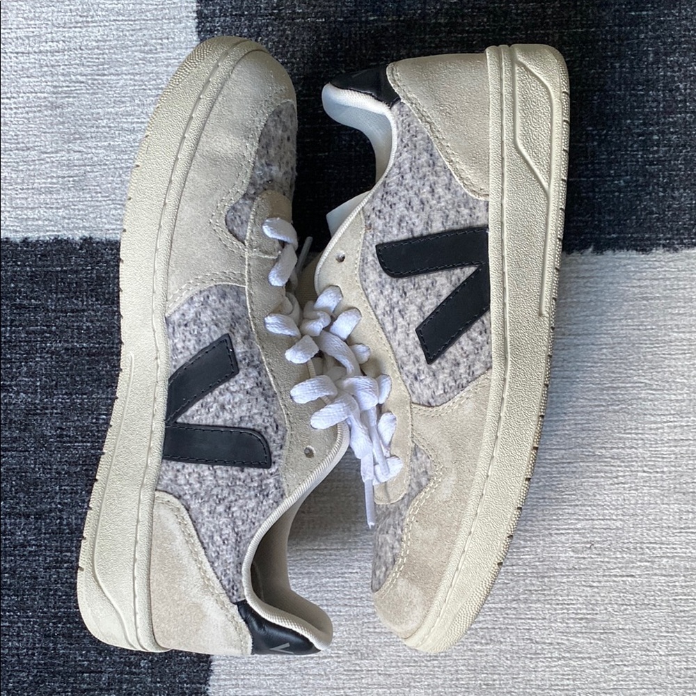 Veja Cream and Black Casual Sneakers